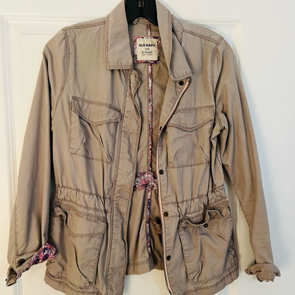 XS Old Navy Zippered Utility Jacket w/Internal Floral Accents - Picture 2 of 9
